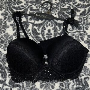 Marilyn Monroe push-up bra